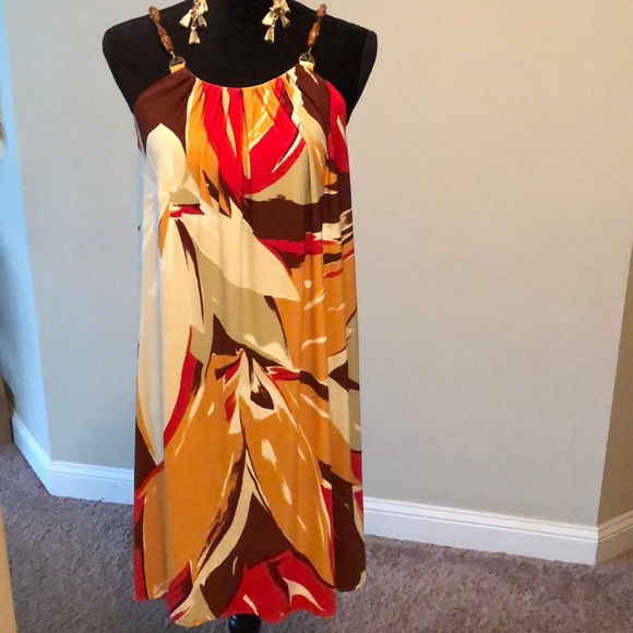 A Madison summer dress great for work - Picture 4 of 5